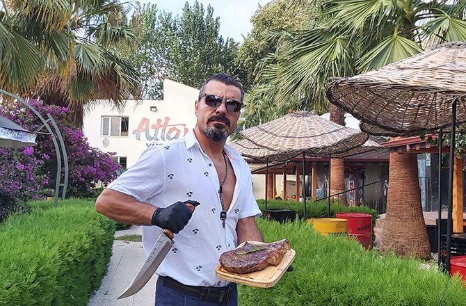 Mayk Usta
